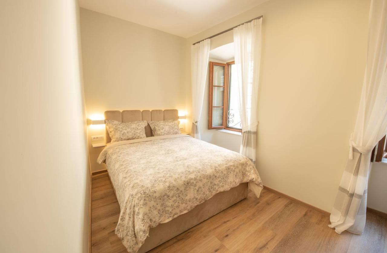 Sasha Di Cattaro - Old Town Lux Apartment 외부 사진