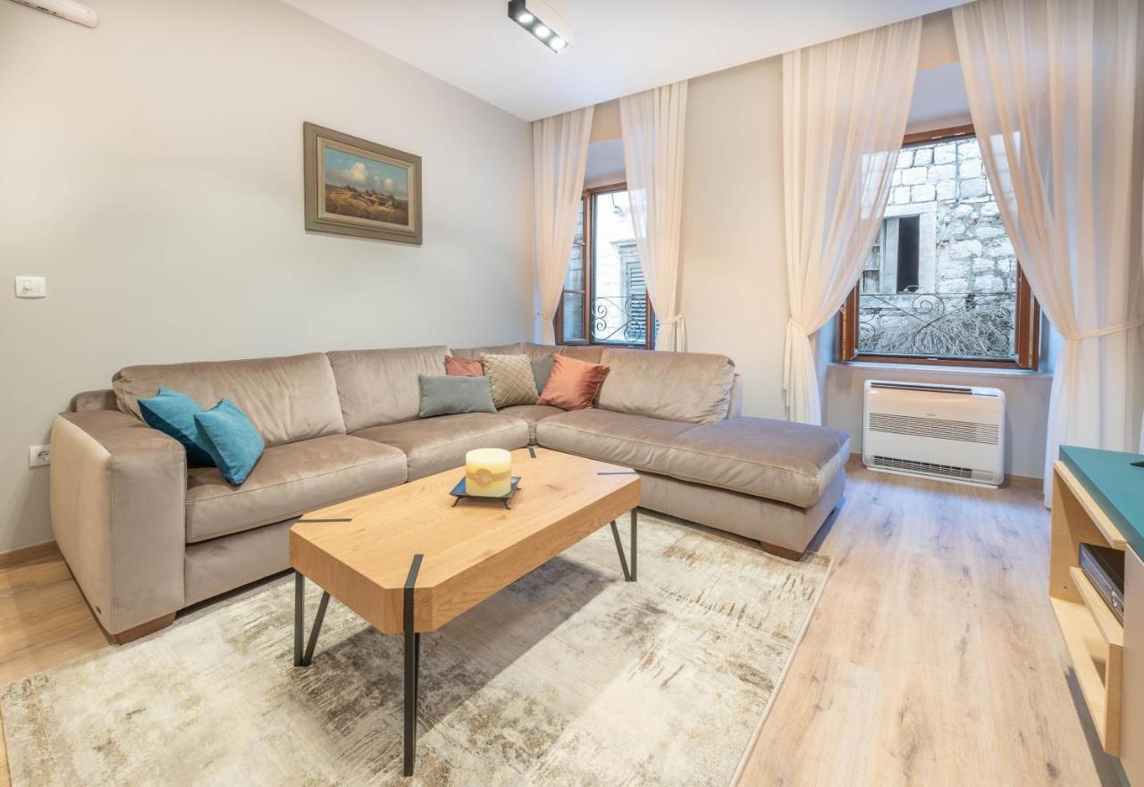 Sasha Di Cattaro - Old Town Lux Apartment 외부 사진